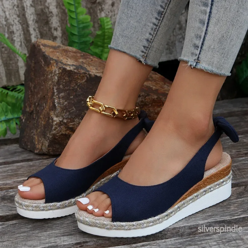 Mia | Eleganta Sommarkilsandaler med Slingback och Rund Tå - Bild 2