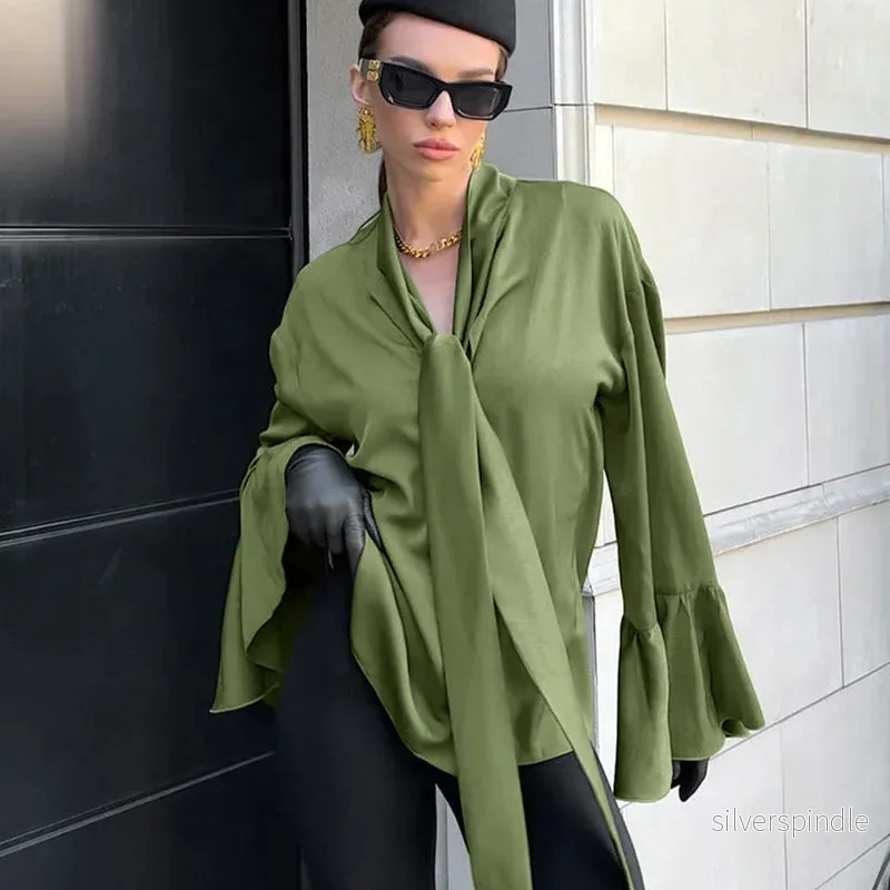 Emma | Elegant Knytblus med Volang och Klockade Ärmar - Bild 3