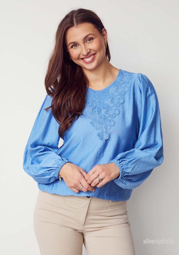 Lykke Lace Blouse – Blue