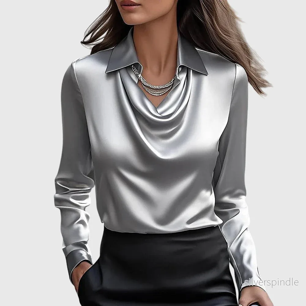 Emma | Elegant Veckad Blus med Bröstficka - Bild 2