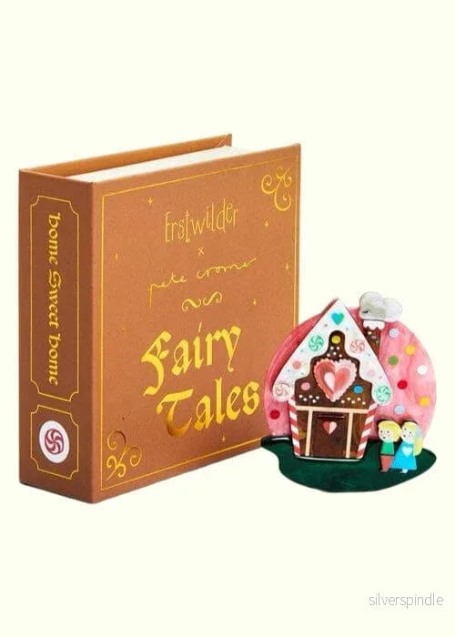 Fairy tale brooch - Home Sweet Home