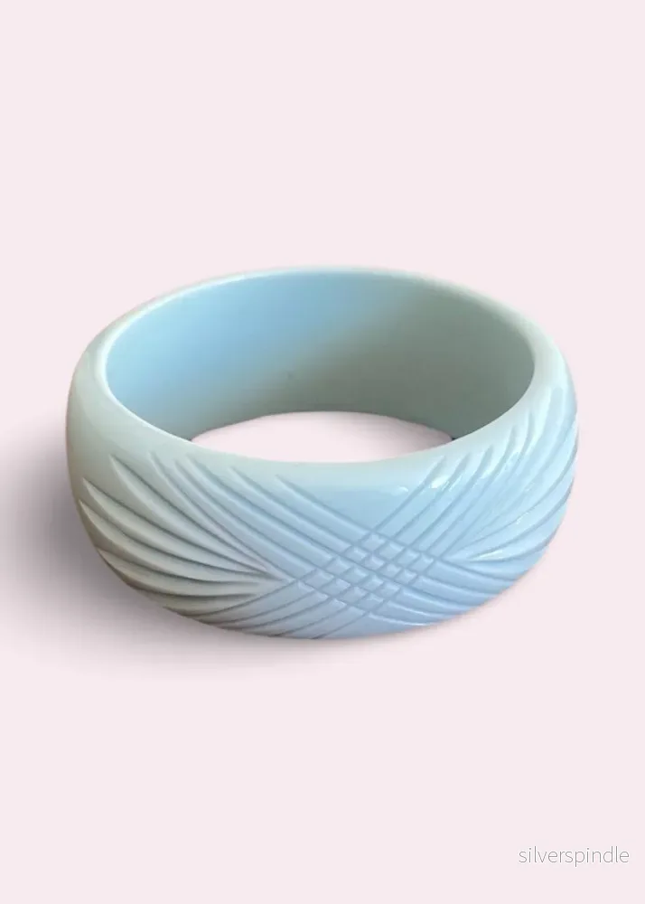 Brett armband i vintagestil - pastellblå