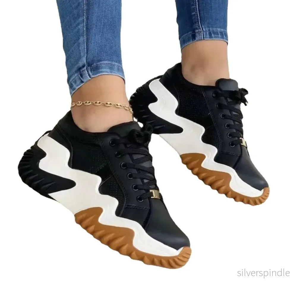 Olivia | Sportiga Sneakers med Snörning och Medelhög Klack - Bild 2