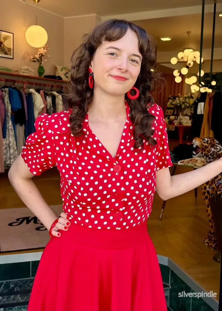 Grace kortärmad skjorta - rött med prickar - Bild 3