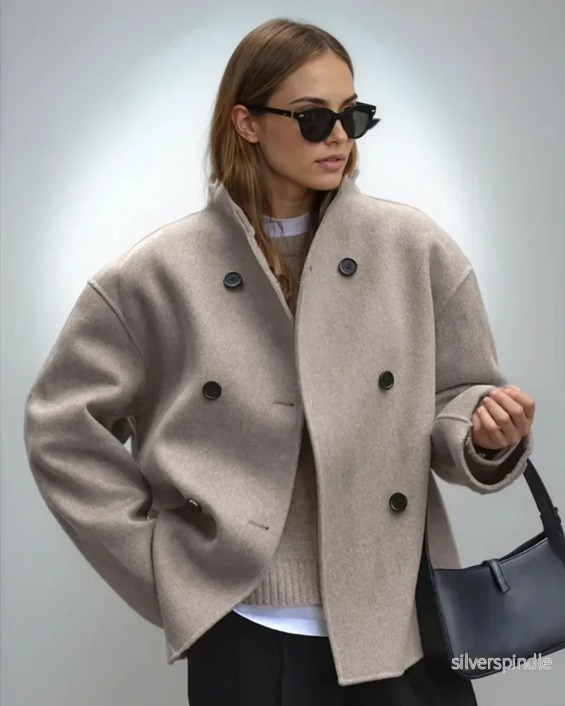 Olivia | Elegant Oversized Höstrock Med Dubbelknäppning Olivia | Elegant Oversized Höstrock Med Dubbelknäppning