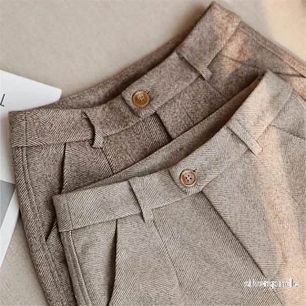 Vintage Plisserade Linnebyxor Herr med Hög Midja | Skräddarsydd Passform för Elegant Stil Vintage Plisserade Linnebyxor Herr med Hög Midja | Skräddarsydd Passform för Elegant Stil