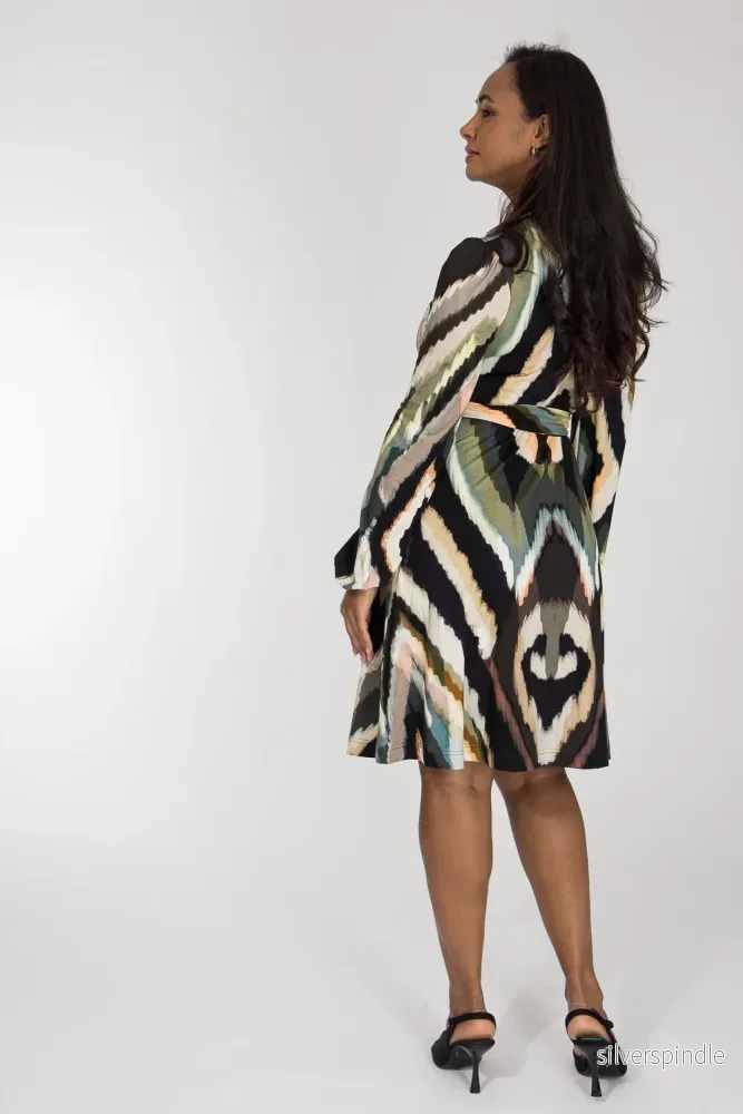Puff sleeve short wrap jersey dress - Black - Bild 3