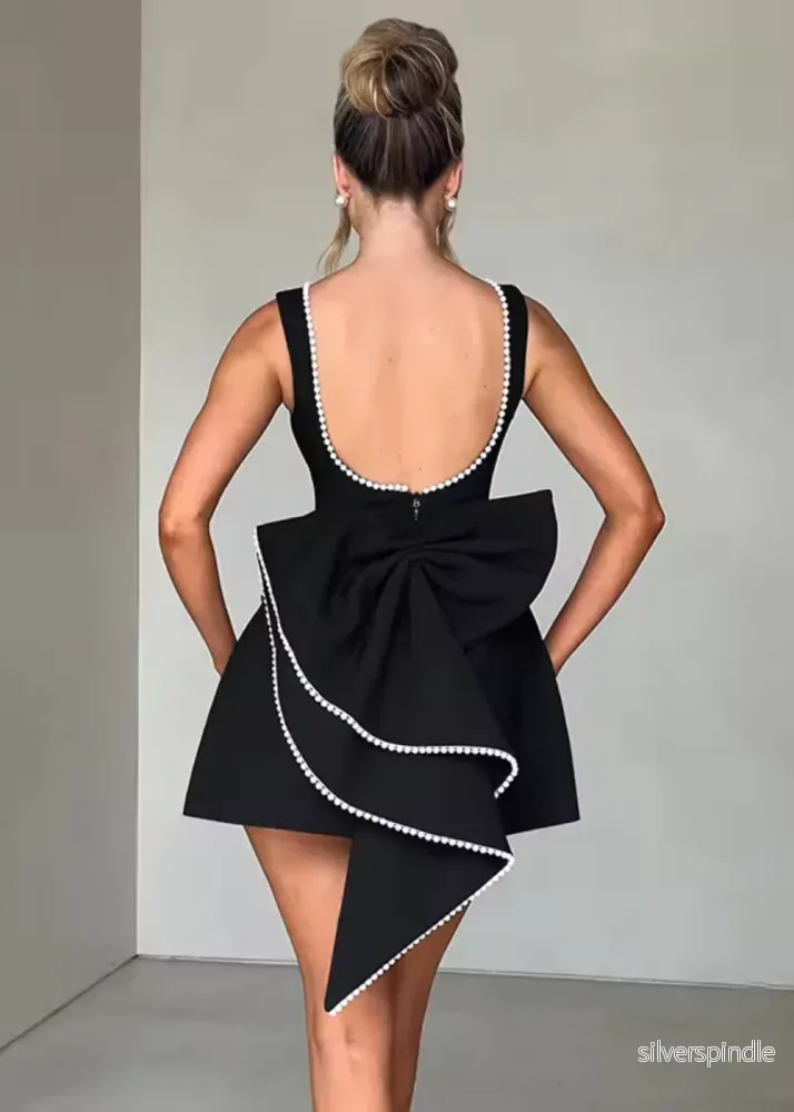 Mia | Elegant Mini Klänning med Öppen Rygg - Bild 2