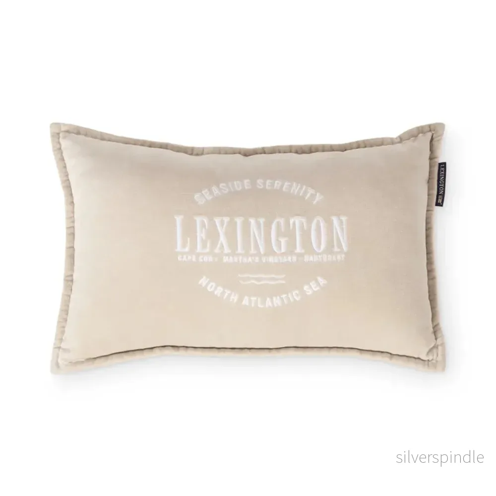 Lexington Logo Organic Cotton Velvet Prydnadskudde Lexington Logo Organic Cotton Velvet Prydnadskudde
