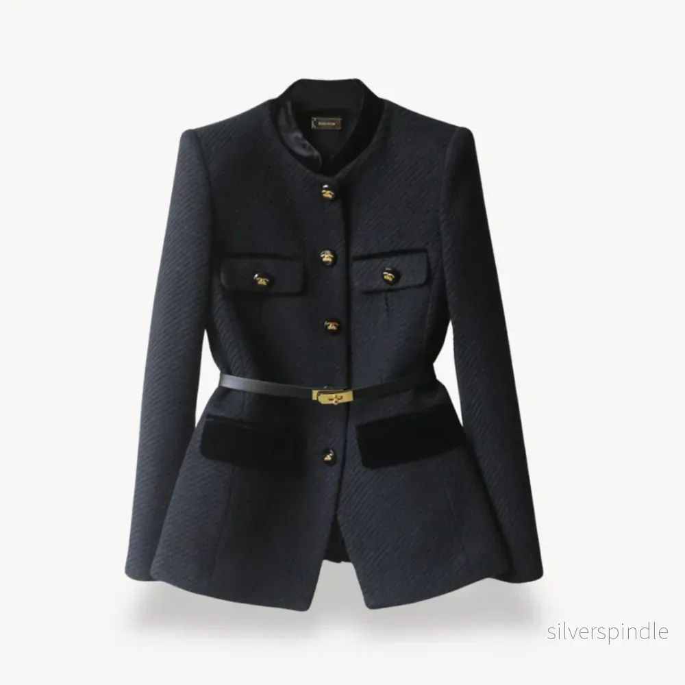 Elegant Kavaj Dam | Skräddarsydd Blazer med Sammetsdetalj för Stil och Komfort Elegant Kavaj Dam | Skräddarsydd Blazer med Sammetsdetalj för Stil och Komfort