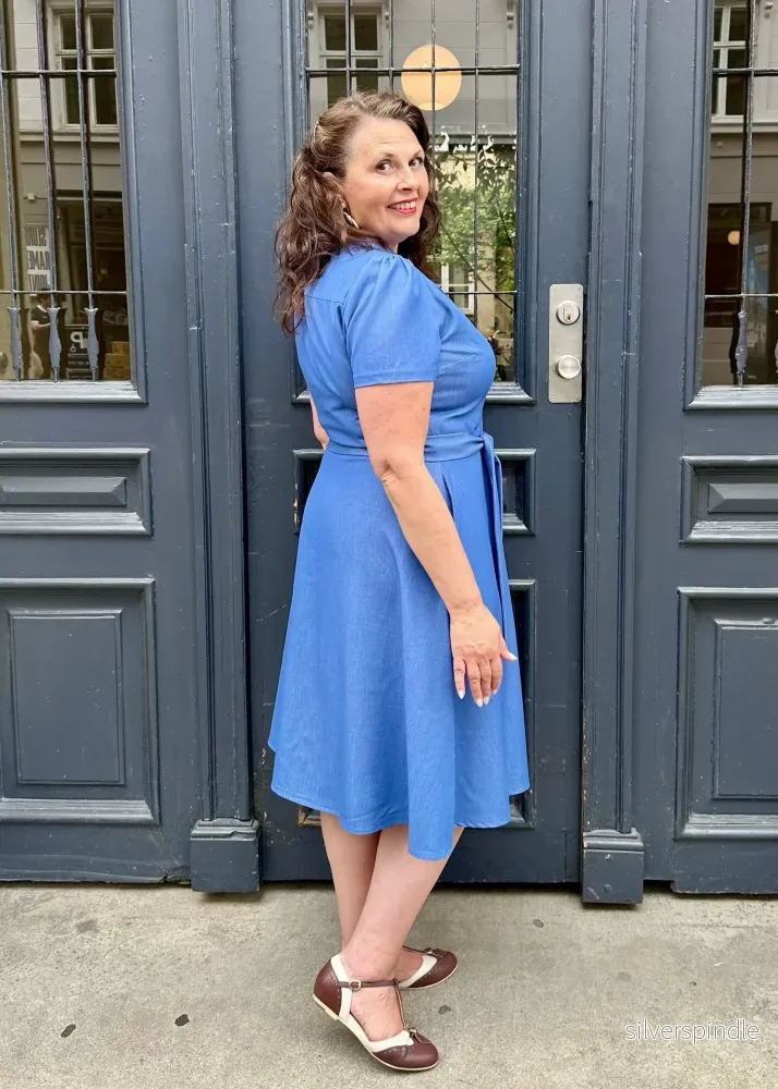 Betty kortärmad skjortklänning - ljus denimblå - Bild 2