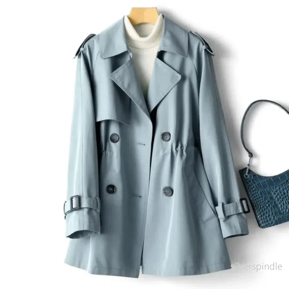 Elegant Trenchcoat | Klassisk Kappa med Knappstängning & Fickor | Tidlös Design för Höstvädret Elegant Trenchcoat | Klassisk Kappa med Knappstängning & Fickor | Tidlös Design för Höstvädret