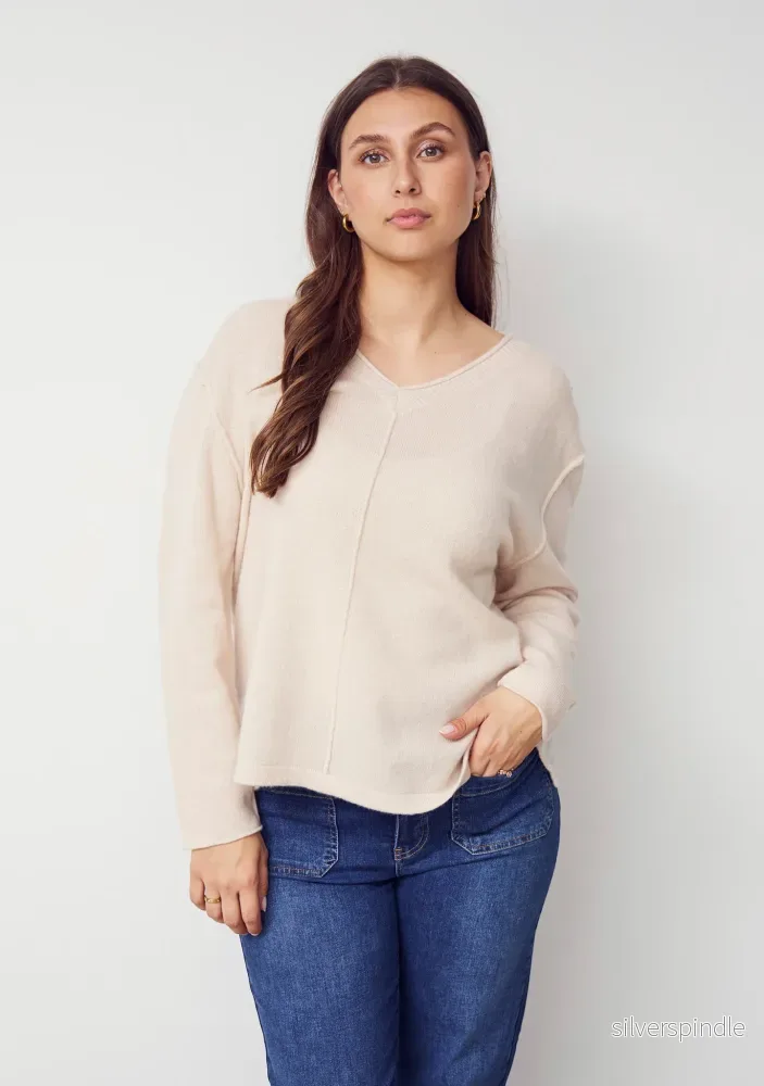 Robin V-Neck Pullover – Cream Robin V-Neck Pullover – Cream