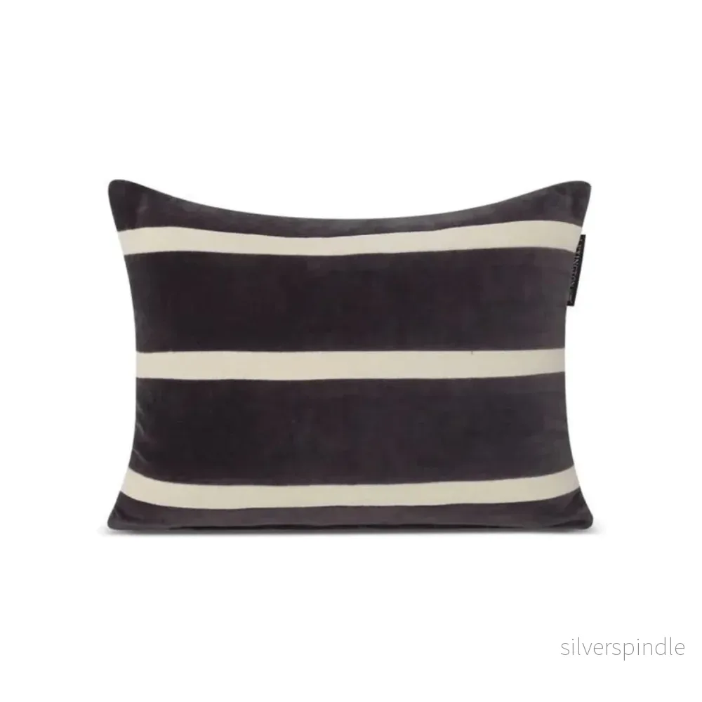 Lexington Striped Organic Cotton Velvet Prydnadskudde – Outlet Lexington Striped Organic Cotton Velvet Prydnadskudde – Outlet