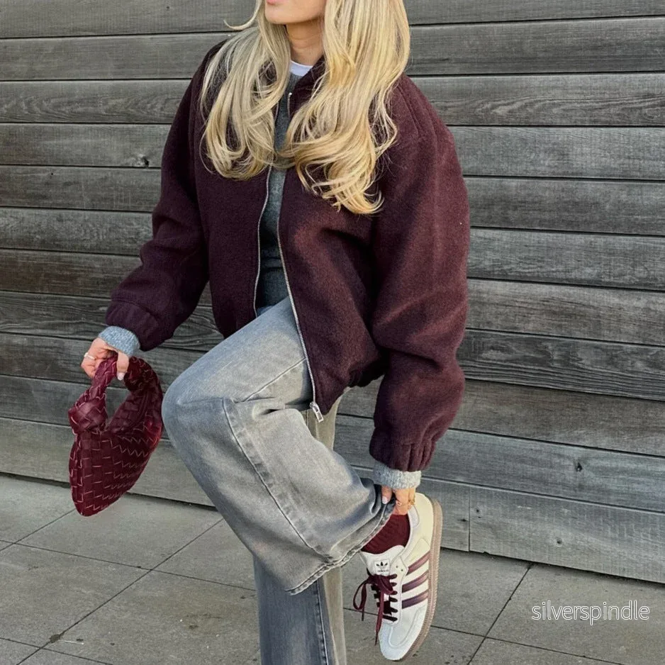 Emma | Kort Stretchig Höstjacka med Pärldetaljer - Bild 2
