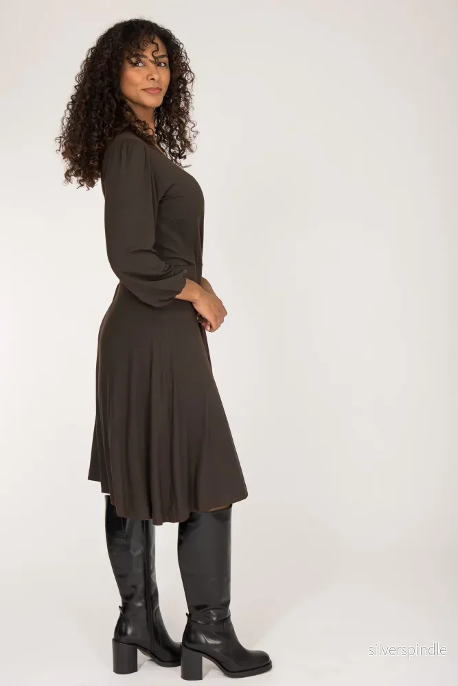 Slip-On wrap short jersey dress - Chocolate Brown - Bild 2