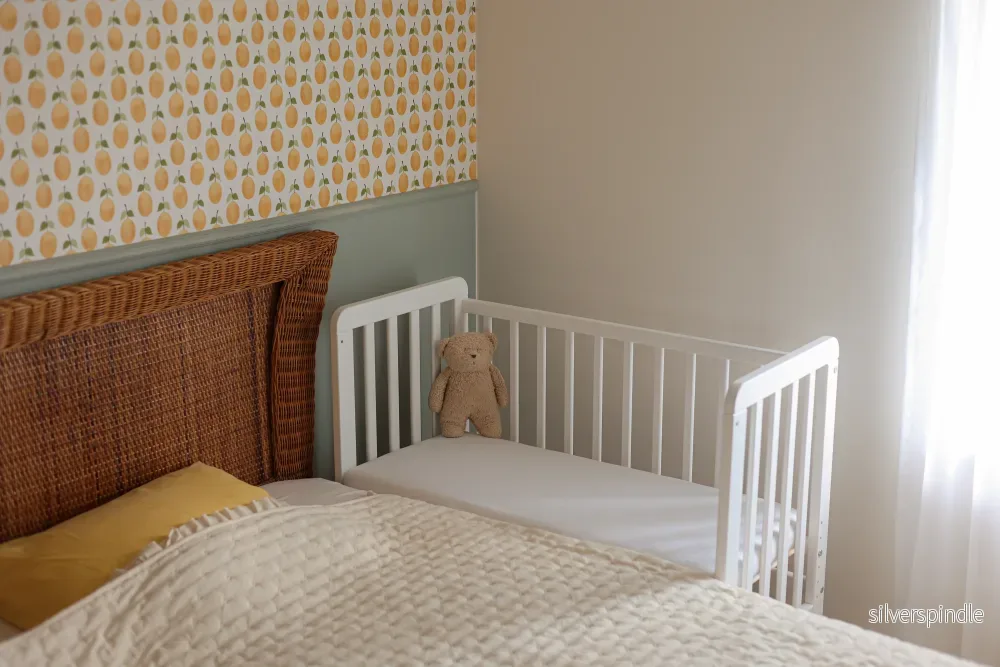 Co-Sleeper av trä - Vit