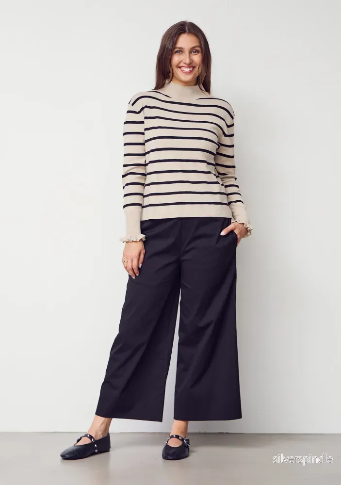 Frigga Stripe Pullover - Golden w/black