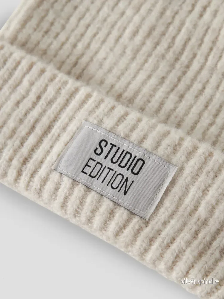 Maj Stickad Mössa Studio Edition - Bild 3