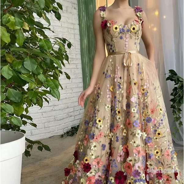 Sofia | Elegant A-Linjeformad Balklänning med 3D-Blommor Sofia | Elegant A-Linjeformad Balklänning med 3D-Blommor