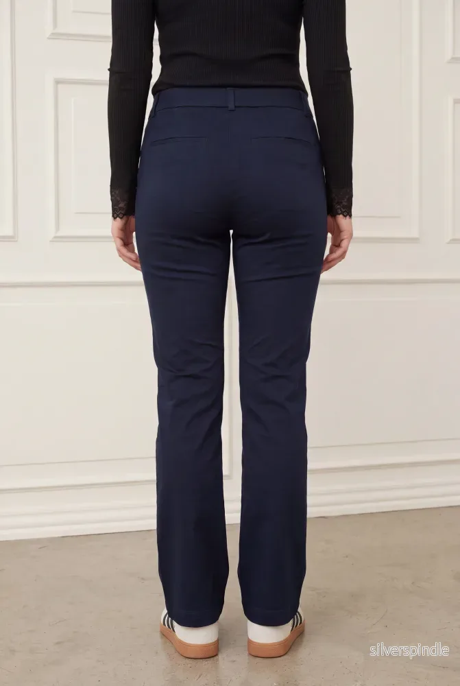 Isay Long Highwaist Chino - Navy - Bild 3