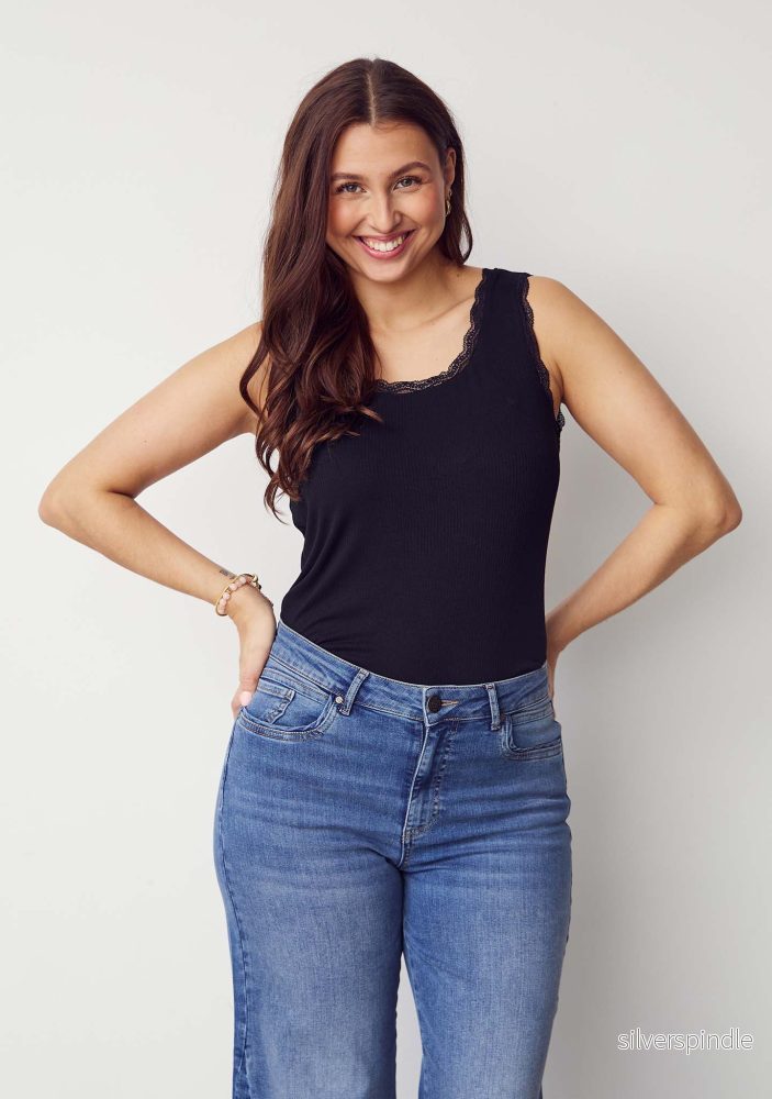Dee O-Neck Top - Black - Bild 3