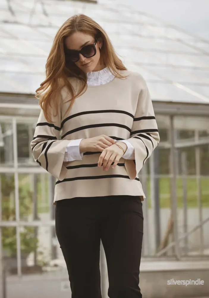 Jena s/s Knit - Sand w/Black