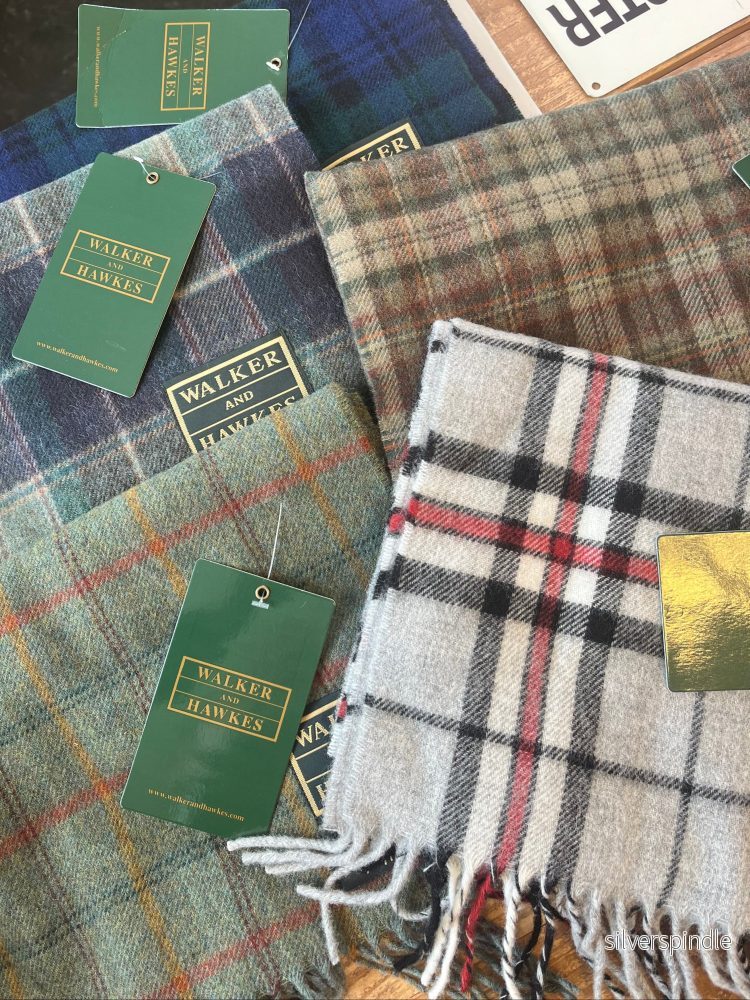 Walker & Hawkes Chaderton - halsduk i 100% lammull