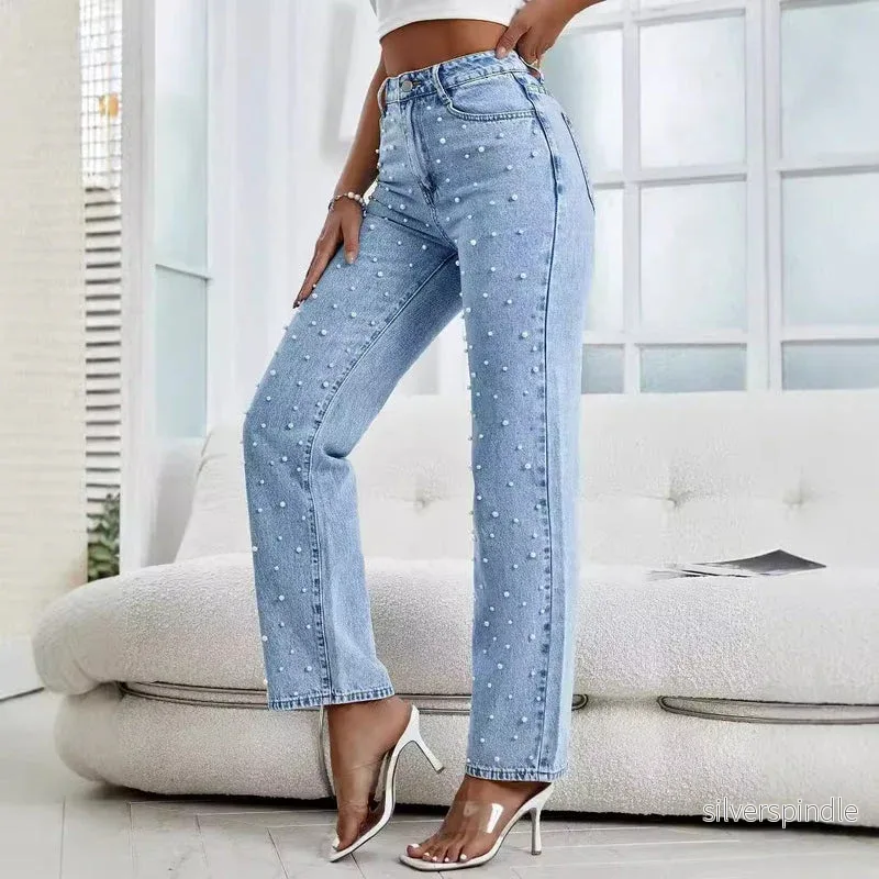 Emma | Ljusblå Mellanhög Midja Jeans med Pärldetaljer - Bild 2