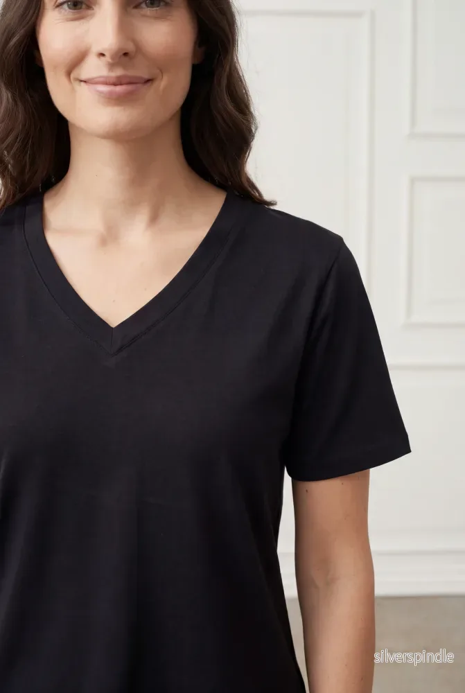 Nugga Basic V-Neck T-Shirt - Black - Bild 2