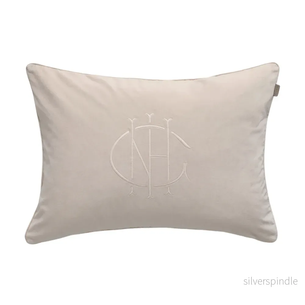 GANT Monogram Kuddfodral – Outlet GANT Monogram Kuddfodral – Outlet