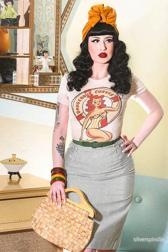 T-shirt i 1950-talsstil - Dangerous curves - Bild 2