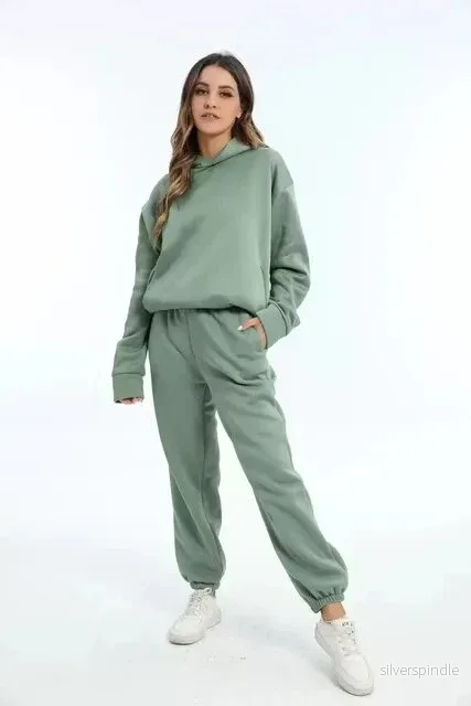 Mia | Varm Fleece Huvtröja och Mjukisbyxor Set Mia | Varm Fleece Huvtröja och Mjukisbyxor Set