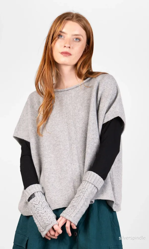 Stickad väst i ull, oversize Stickad väst i ull, oversize