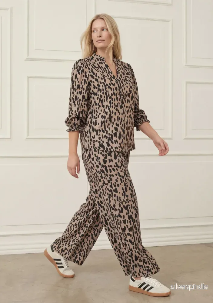 Ane Loose Blouse – Black Drops Ane Loose Blouse – Black Drops