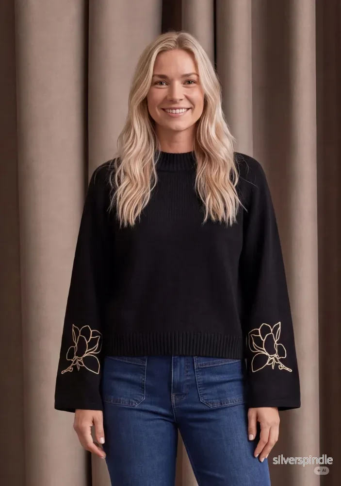 Gwen Deco Pullover – Black w/Cream