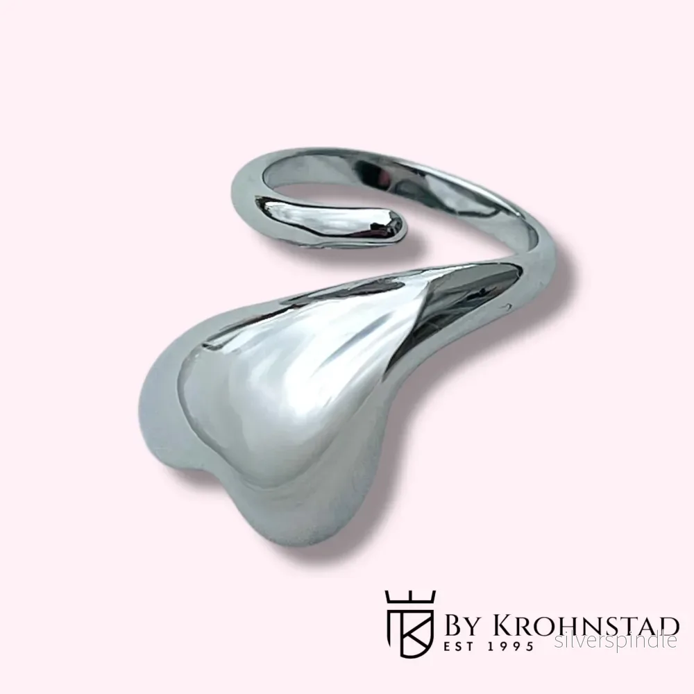 Twisted heart silver