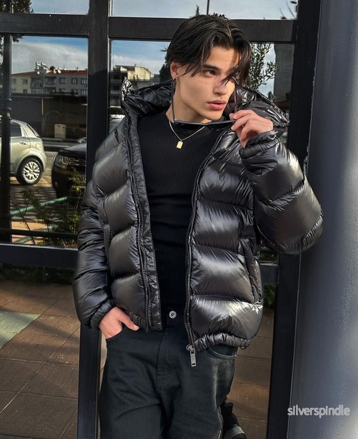 Cropped Quiltad Jacka för Män med Integrerad Huva | Modern Design för Värme och Stil - Bild 2