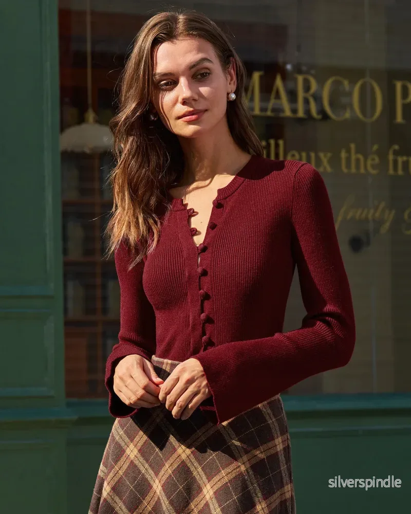 Sophie | Elegant Ribbad Topp med Trumpetärmar Sophie | Elegant Ribbad Topp med Trumpetärmar