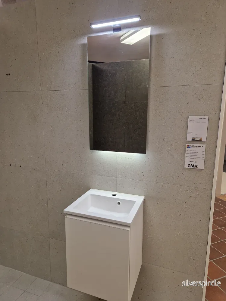 Vask, underskåp, spegel - Bild 2