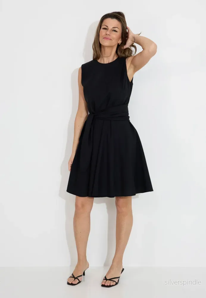 NYSSA DRESS - Svart - Bild 3