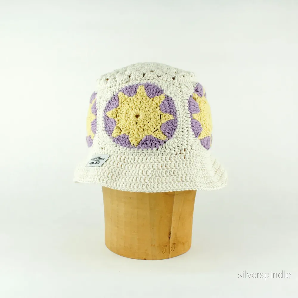 Purple Sun crochet bucket hat by Stina Knits - Bild 3