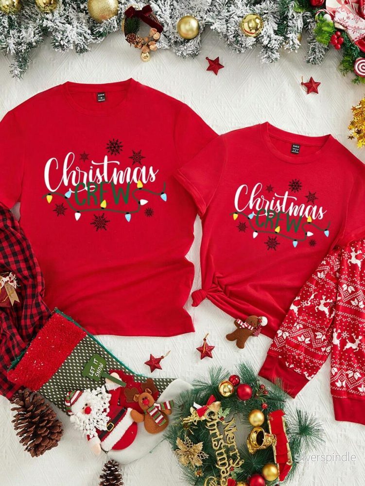 Festlig Röd T-Shirt för Unisex med Julgrafik | Bekväm och Mångsidig för Högtider Festlig Röd T-Shirt för Unisex med Julgrafik | Bekväm och Mångsidig för Högtider