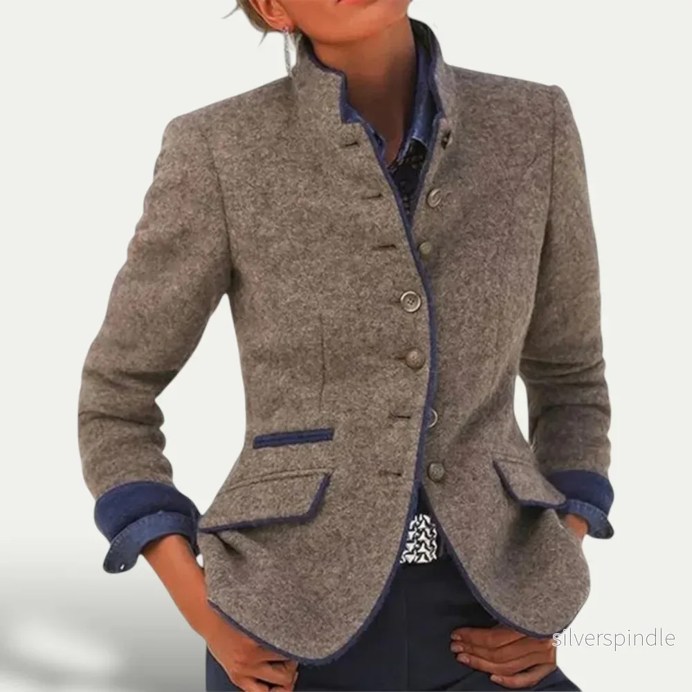 Skräddarsydd Kavaj Dam | Kort Kavaj med Stativkrage | Modern Siluett för Smart Casual Stil Skräddarsydd Kavaj Dam | Kort Kavaj med Stativkrage | Modern Siluett för Smart Casual Stil