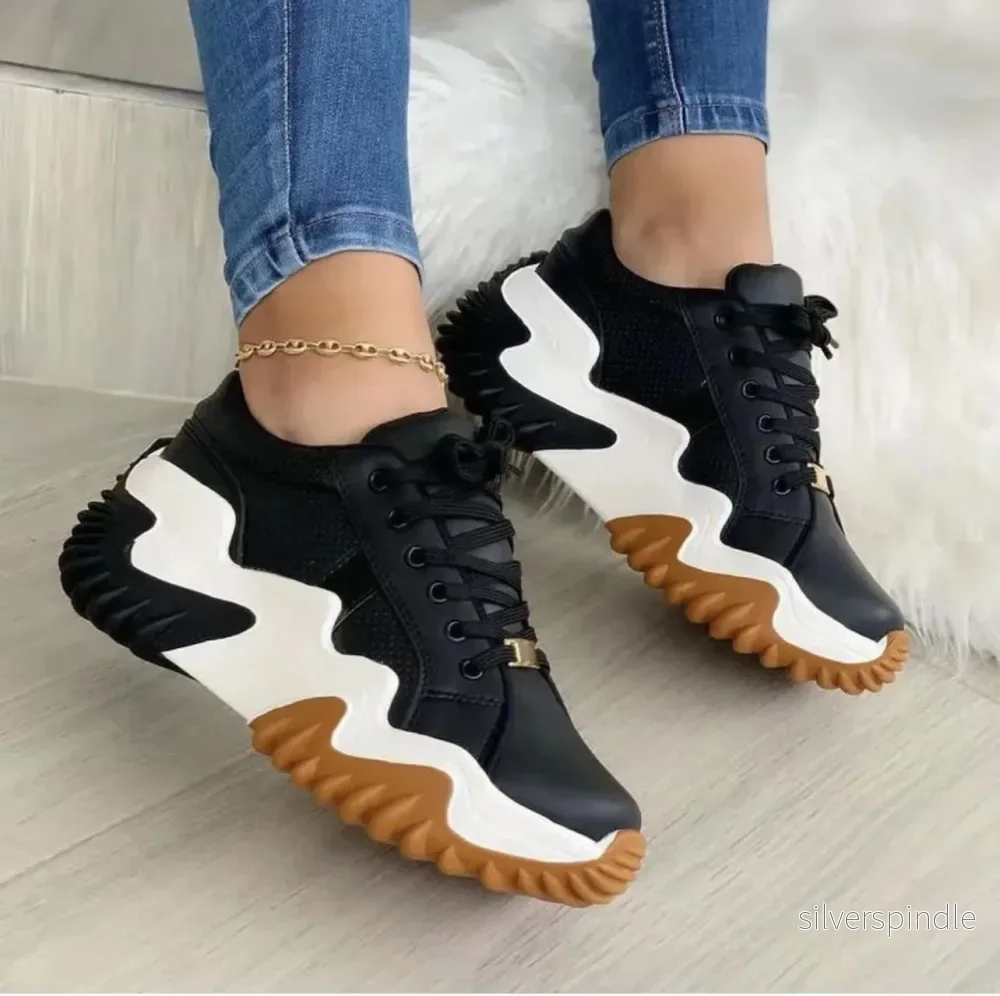 Olivia | Sportiga Sneakers med Snörning och Medelhög Klack