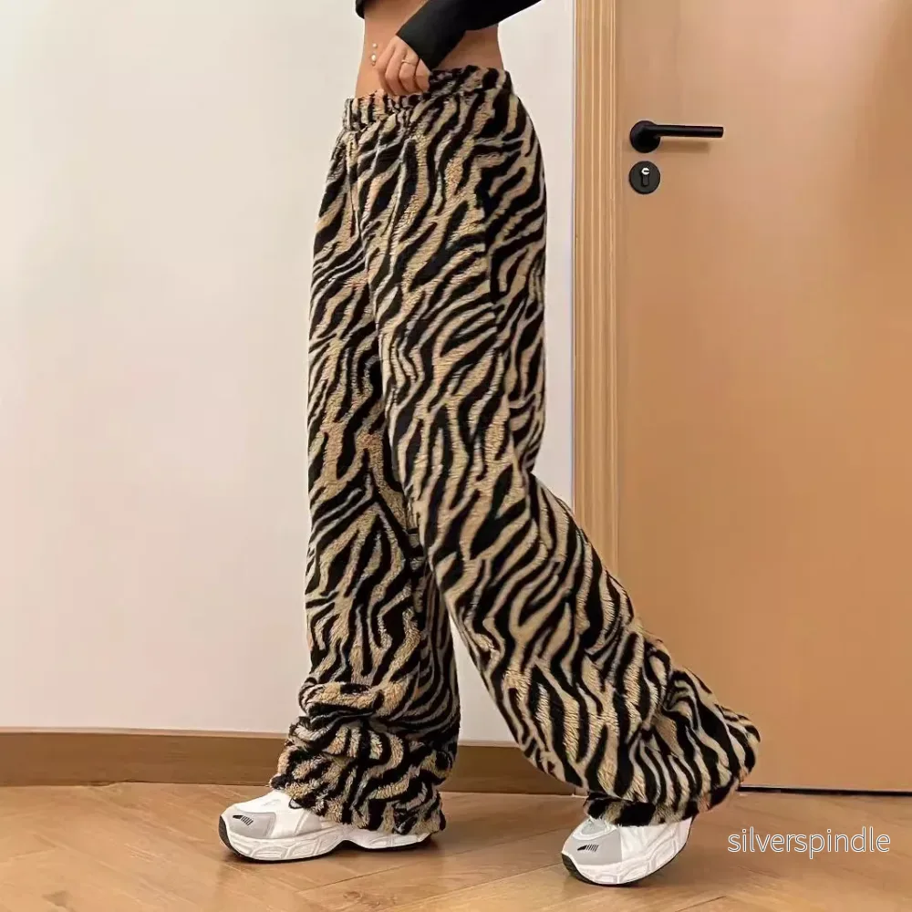 Sofia | Lätta Vidbenade Byxor med Leopardmönster för Dam - Bild 3