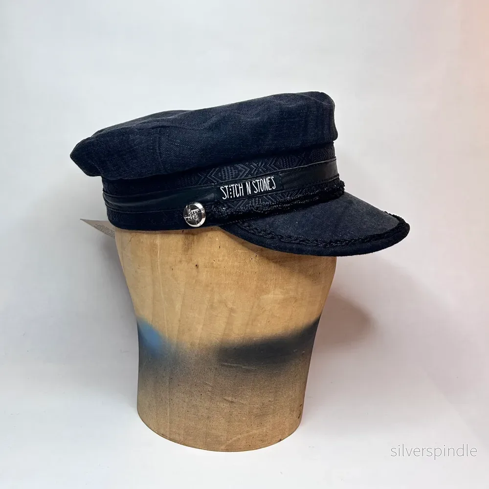 Vega Keps svart jeans 53,5-54,5cm Vega Keps svart jeans 53,5-54,5cm