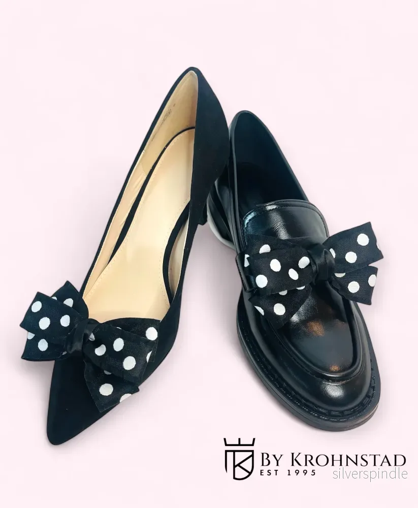 White dot shoe clip