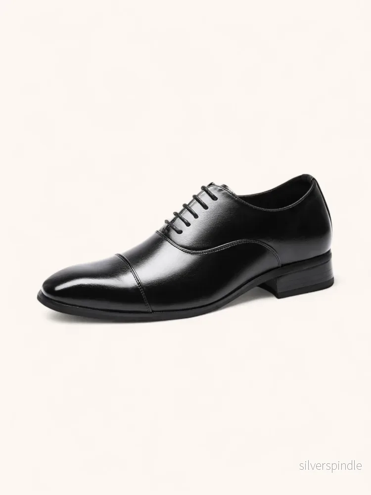 Klassiska Oxford-klänningsskor för Män med Polerad Siluett | Elegant Stil för Formella Tillfällen Klassiska Oxford-klänningsskor för Män med Polerad Siluett | Elegant Stil för Formella Tillfällen