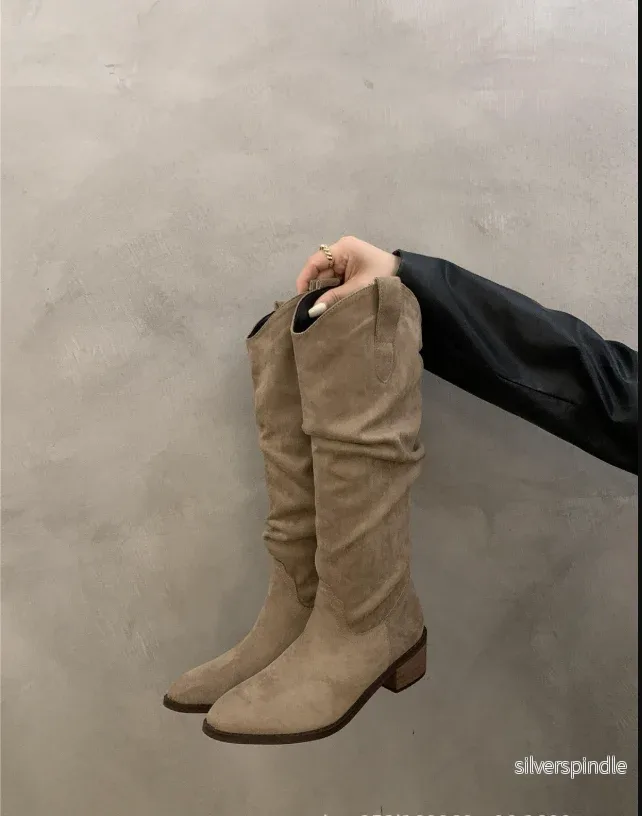 Kvinnors Knähöga Cowboystövlar med Volangdesign | Tidlös Boho-Stil för Mångsidiga Outfits - Bild 3